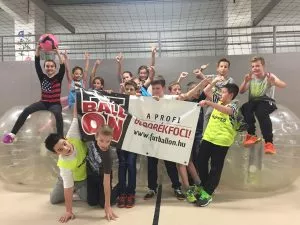buborékfoci program gyerekzsúr születésnap iskola osztály ötlet